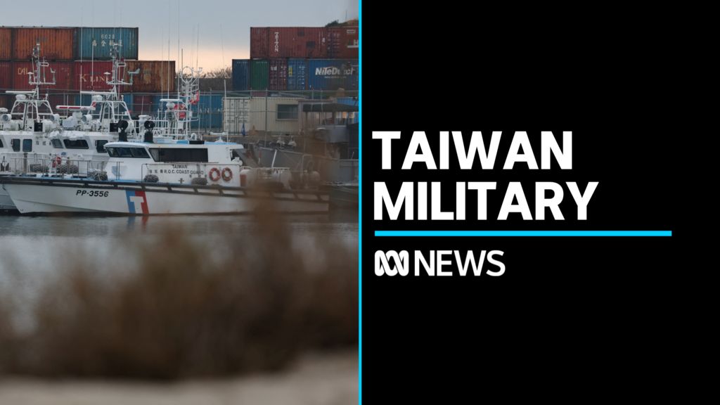 Taiwan Military: Boats docked at port