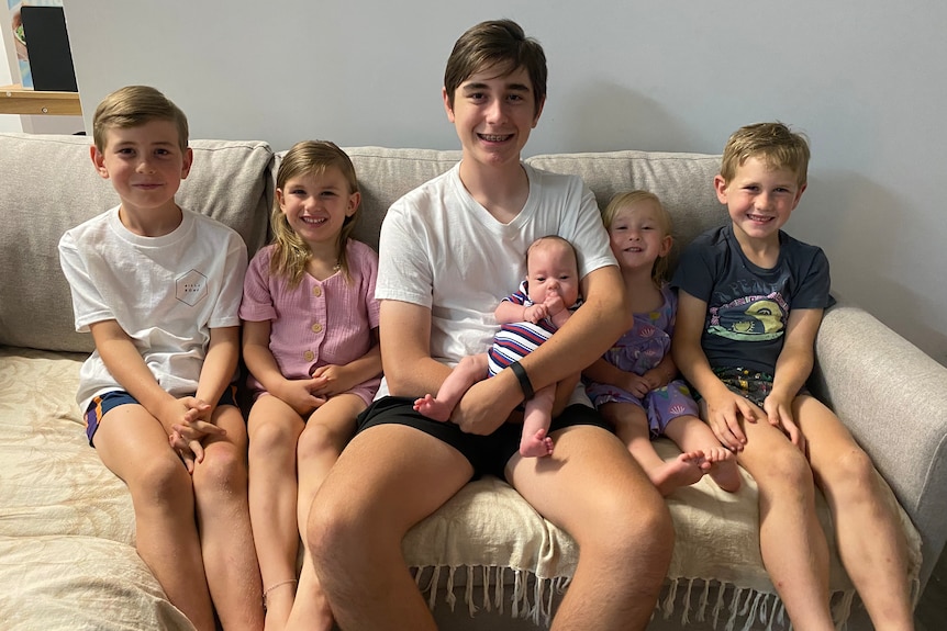 Ethan McElhenny with his siblings Mason, 8, Pelia, 4, Blake, 14, George, 2, and Flynn, 6.