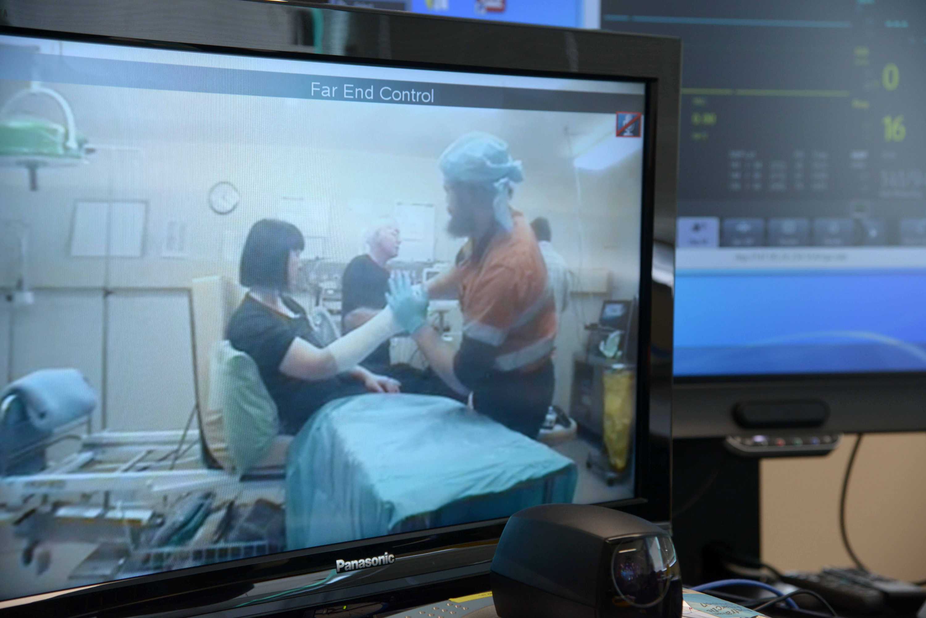 Tradies fixed a doctor's hand in Antarctica — and now medical experience like this will be