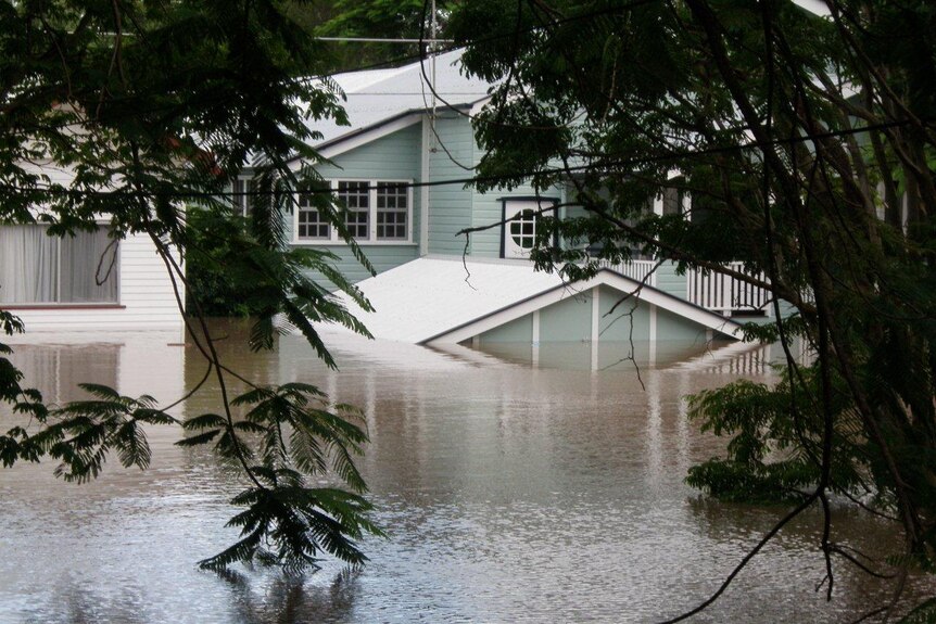 Auchenflower home awash in floodwaters January 2011