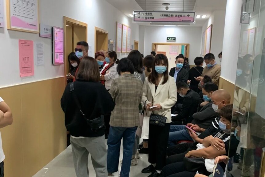 Crowd waiting for vaccination in a hospital in China.