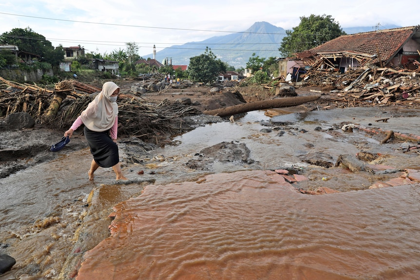 Inundaciones en Java, Indonesia, noviembre de 2021