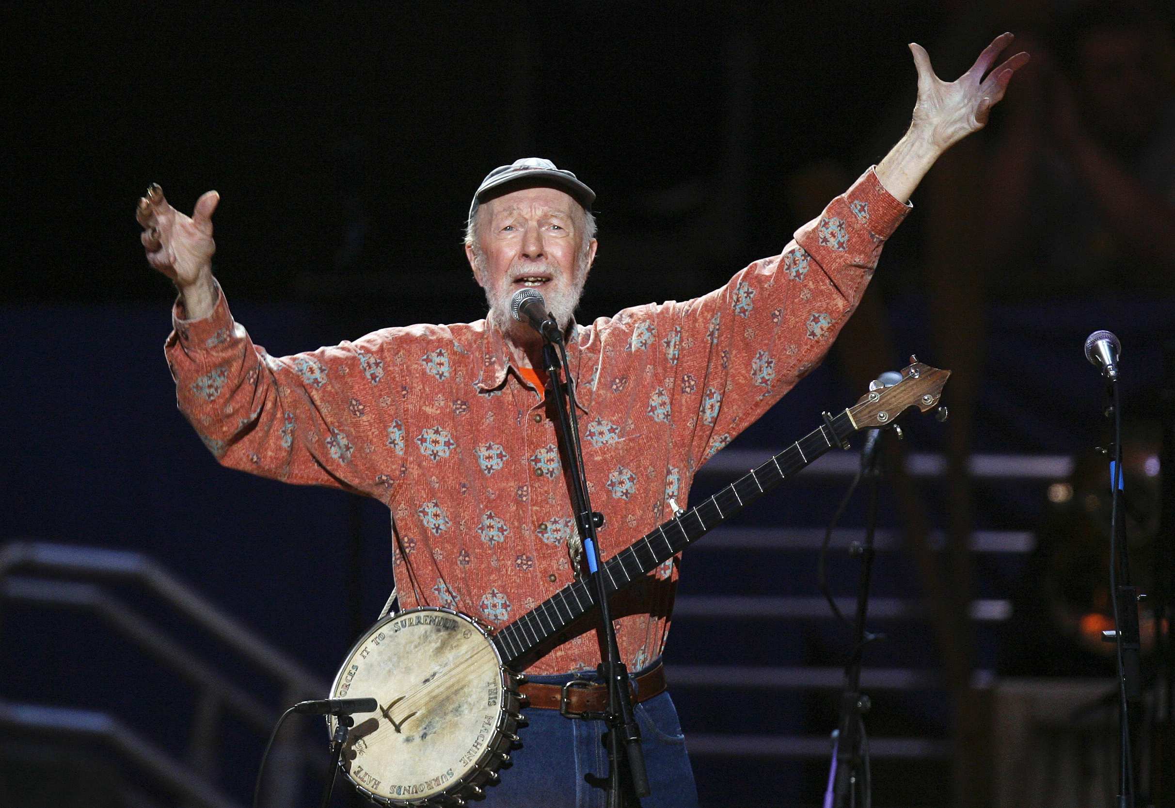 Pete Seeger: Iconic US folk singer and activist dies in New York aged ...