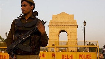 Visitors enjoy India Gate (Getty Images)
