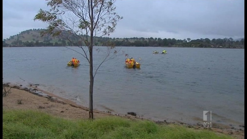 Search continues for missing canoeist