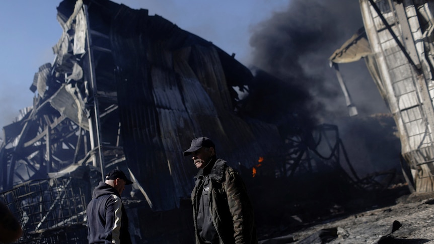 Russian offensive devastates towns in eastern Ukraine EU prepares oil sanctions – ABC News