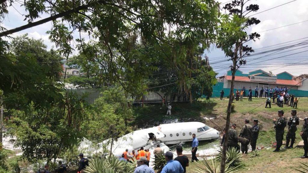 Plane crash at Honduras airport breaks private jet in half, passengers ...