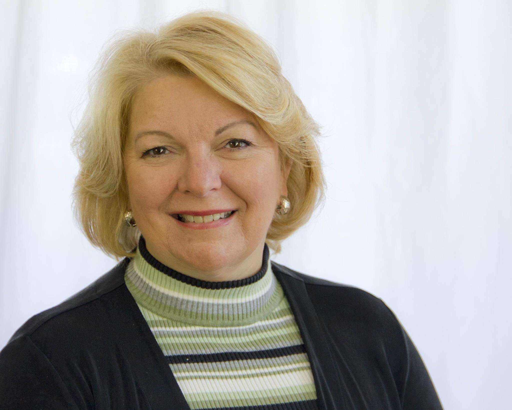 Sherri Tenpenny Who Is The Controversial Anti Vaccination Campaigner Planning To Visit Australia Abc News