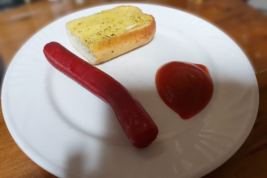hot dog and garlic bread