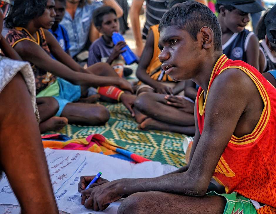 A young student is analysing the poetic patterns of the ancient Merri string story.