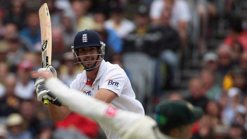 Loose bowling helped give Kevin Pietersen a start going into the lunch break.