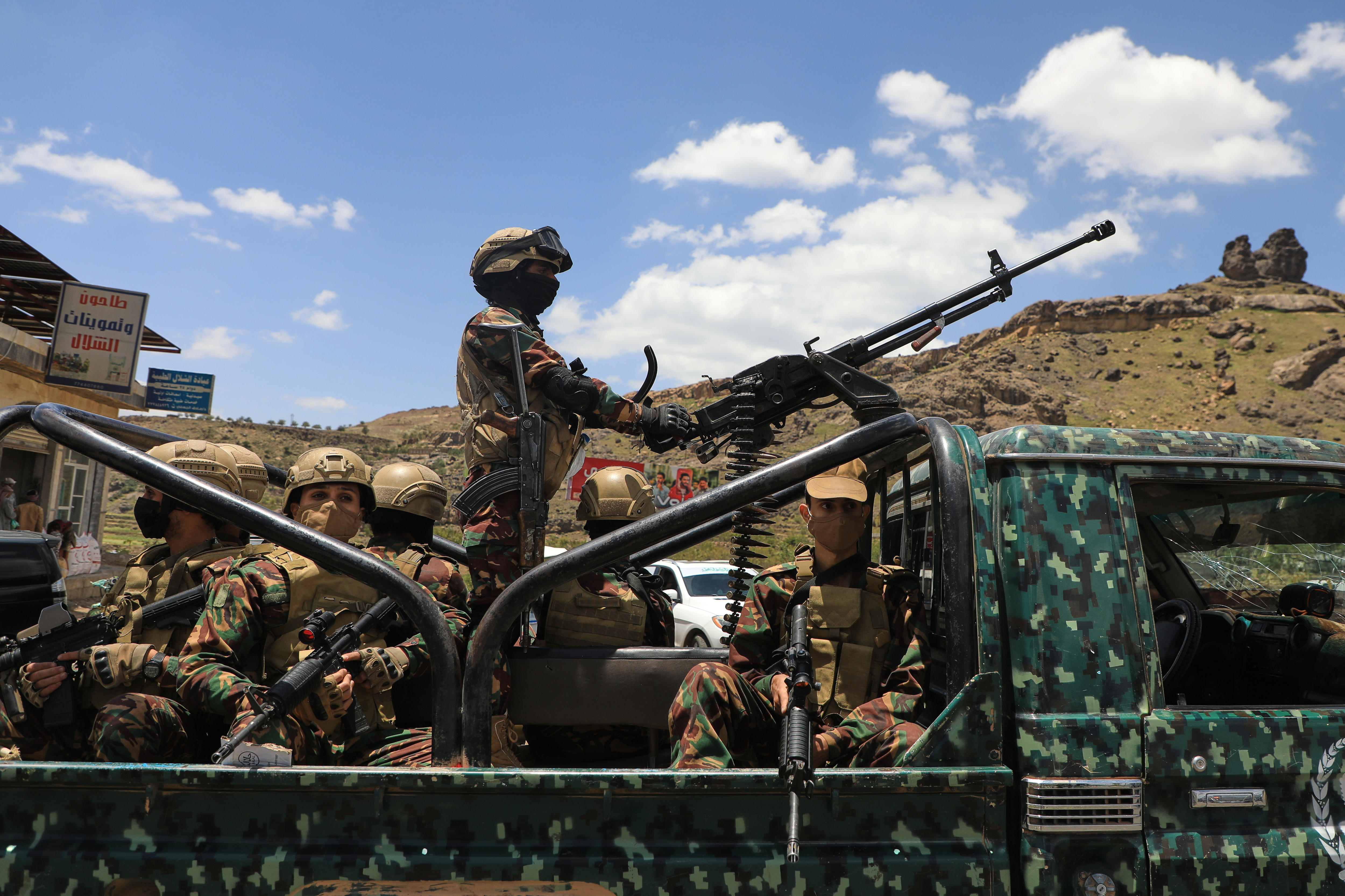 Houthis claim hit on Saudi base after renewed fighting with Yemeni forces