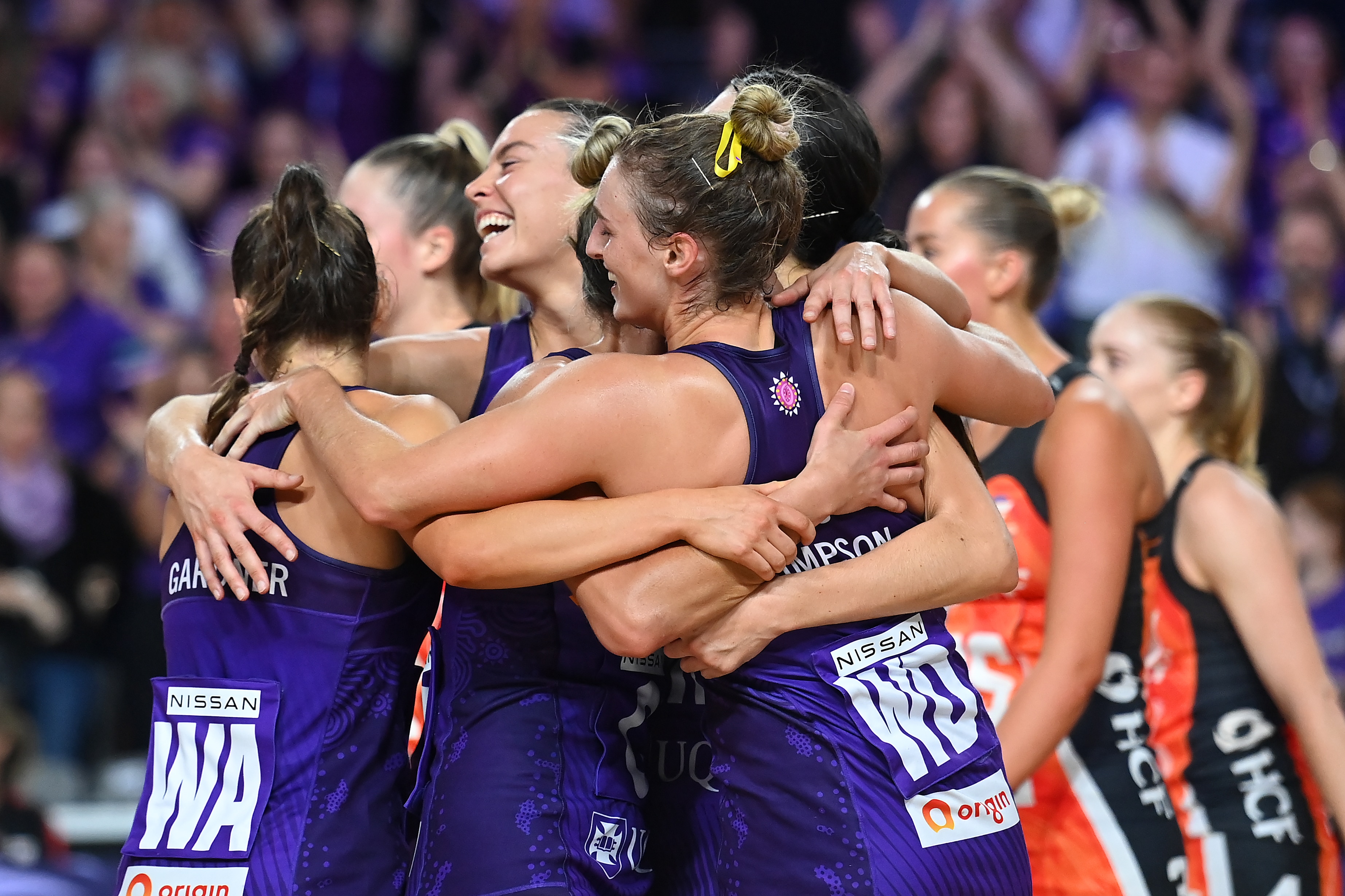 Adelaide Thunderbirds beat Super Netball ladder leaders West Coast Fever, Firebirds break
