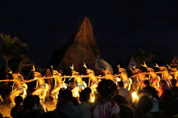 Yap men perform traditional dance