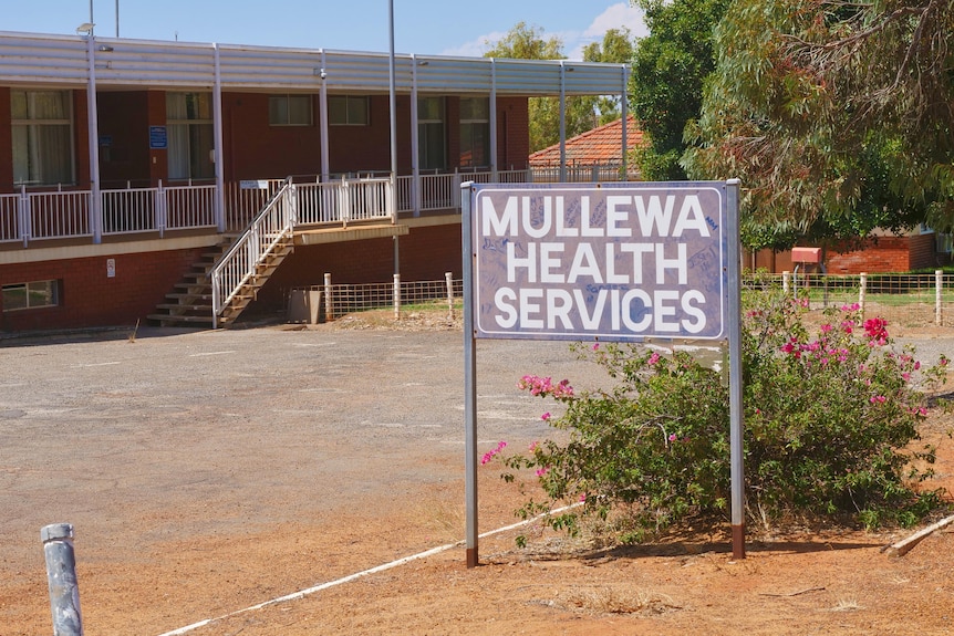 Sign in front of a medical centre that says "mullewa health services"