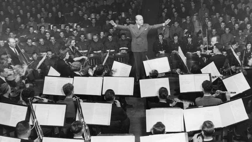 Eugene Ormandy conducts the Sydney Symphony Orchestra in 1944