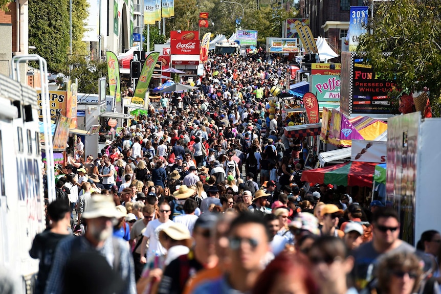 Large crowds attend the Royal Queensland Show in 2016.