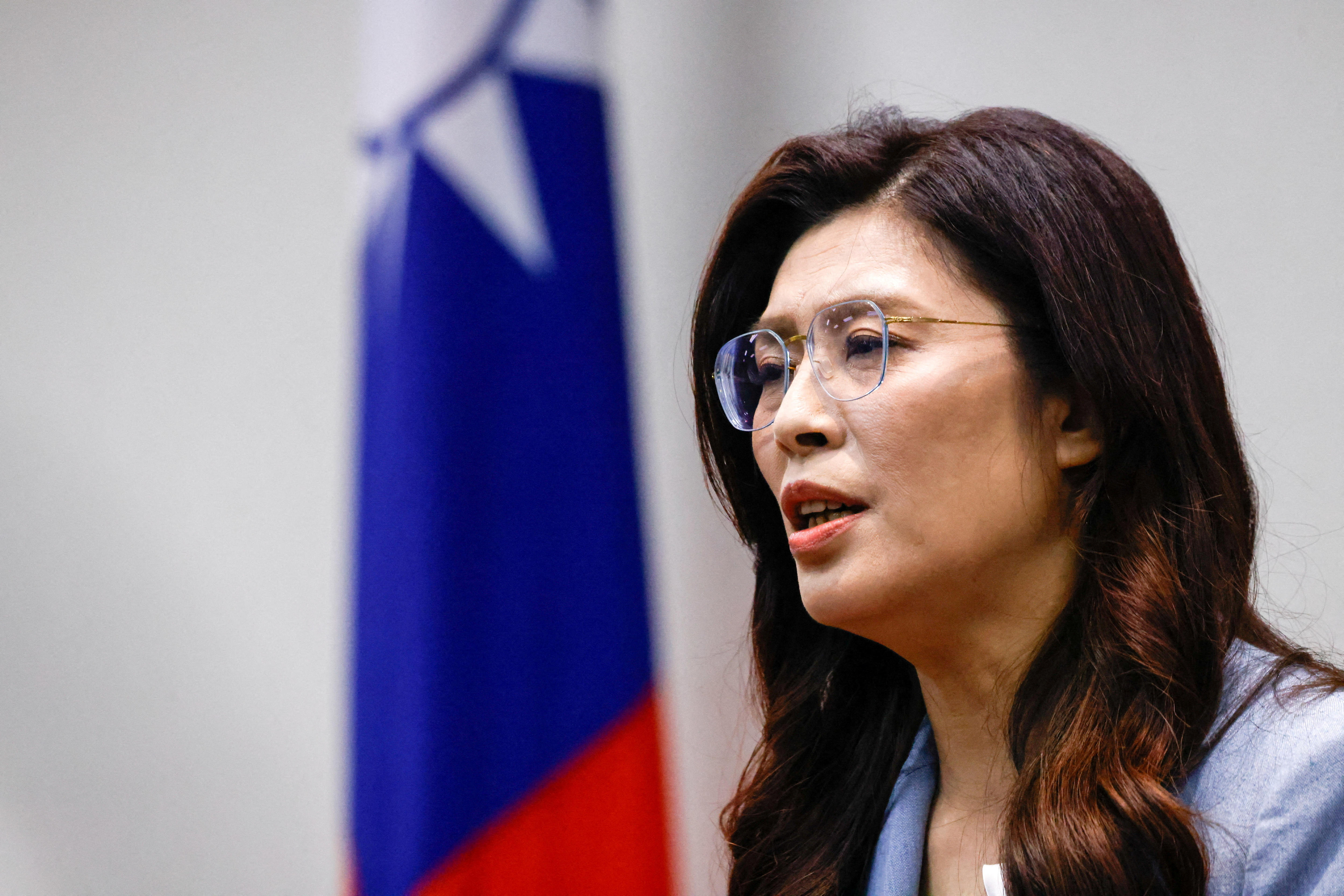 头条：国民党主席郑丽文下午抵达上海 开启大陆之旅