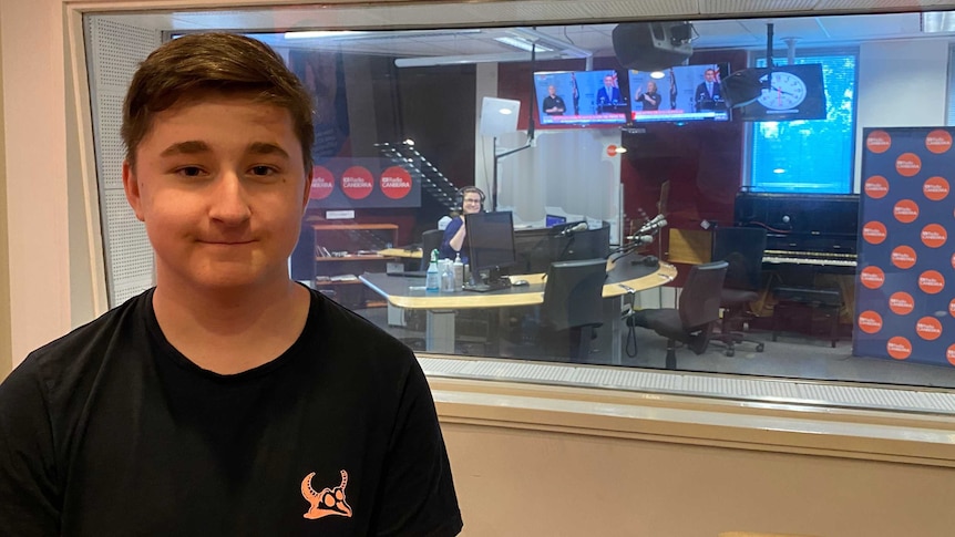 Stephen Blumenthal, volunteer educator with Mental Illness Education ACT, at ABC Radio Canberra.