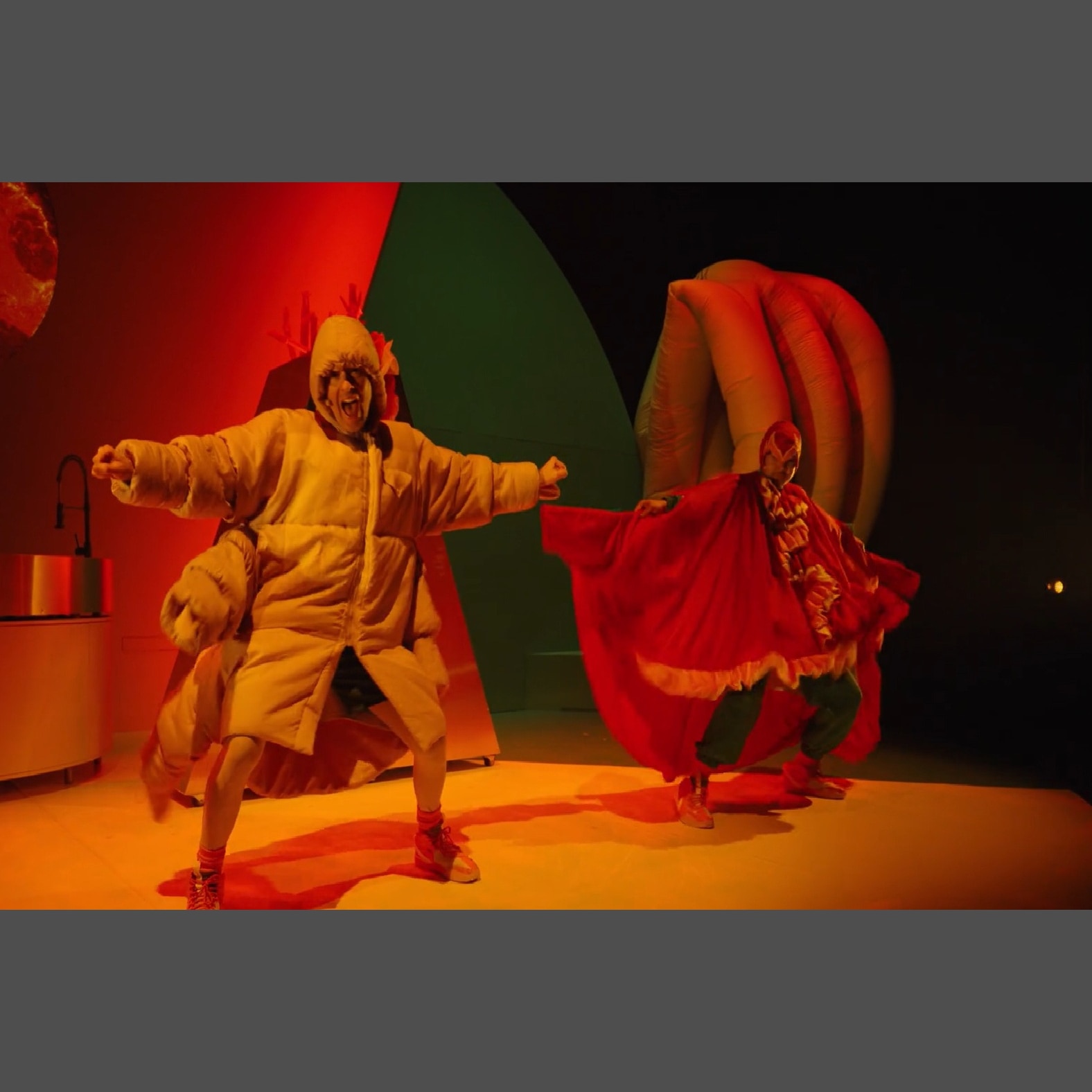 Singing and dancing tardigrades take to the stage