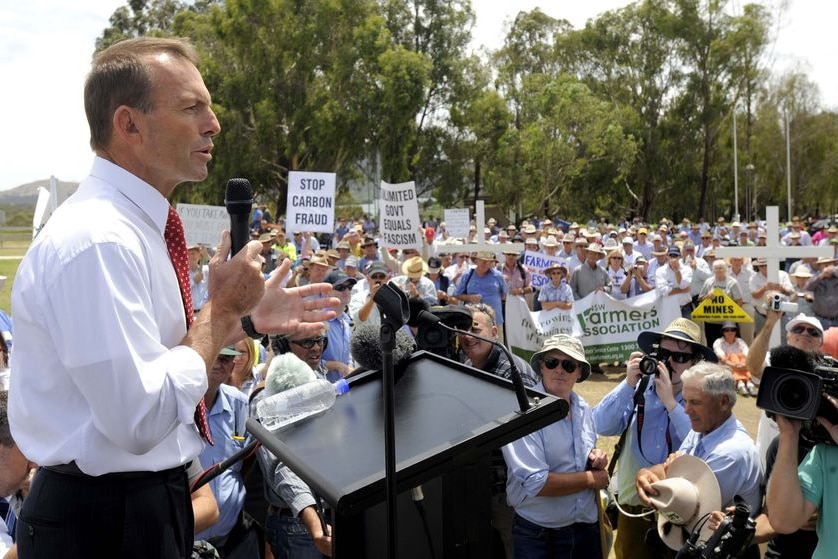 Opposition Leader Tony Abbott speaks to a rally of farmers outside Parliament House in Canberra. (AAP: Alan Porritt, file photo)