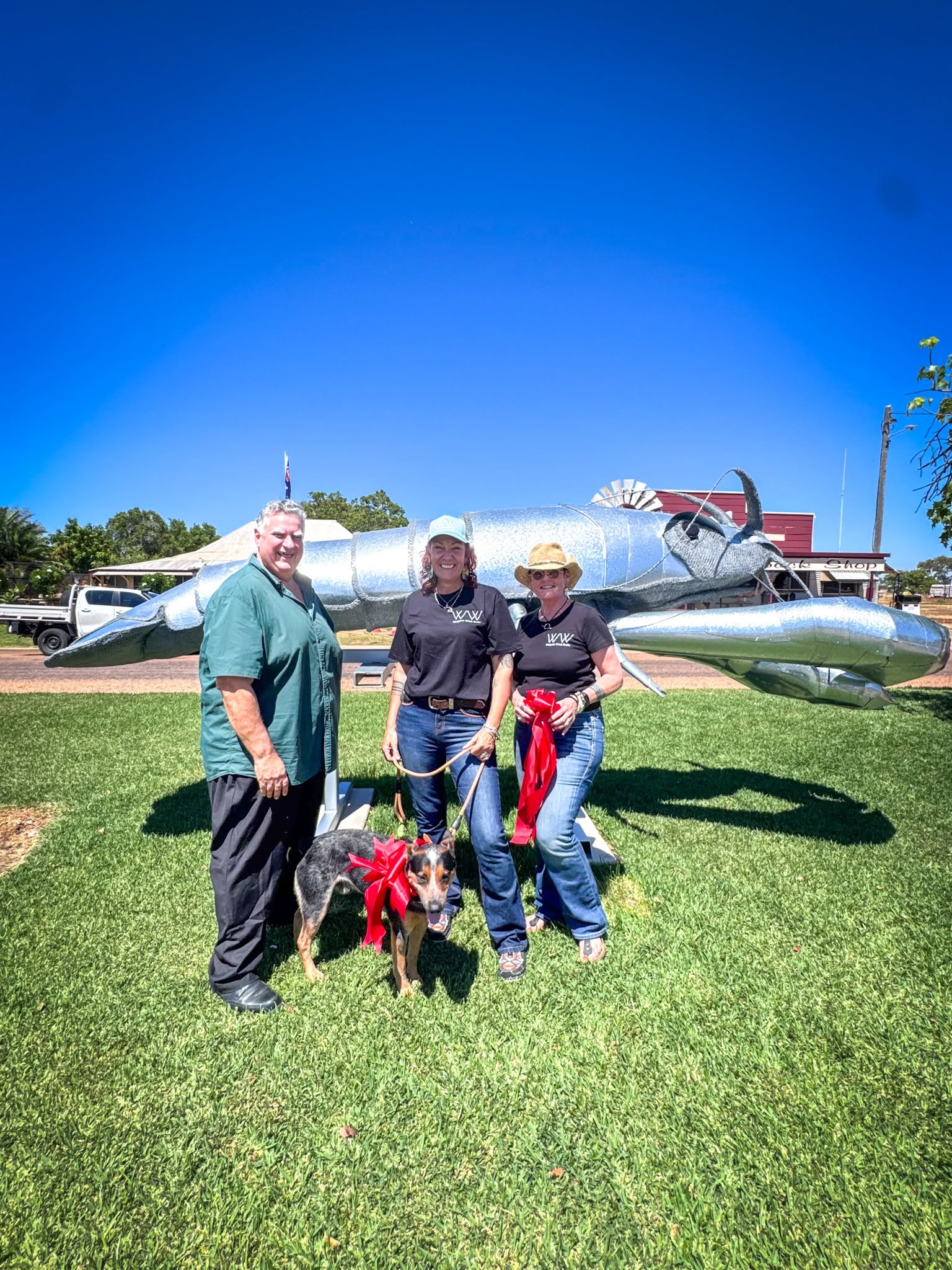 Giant yabby unveiled in Windorah as Australia's latest 'big thing ...