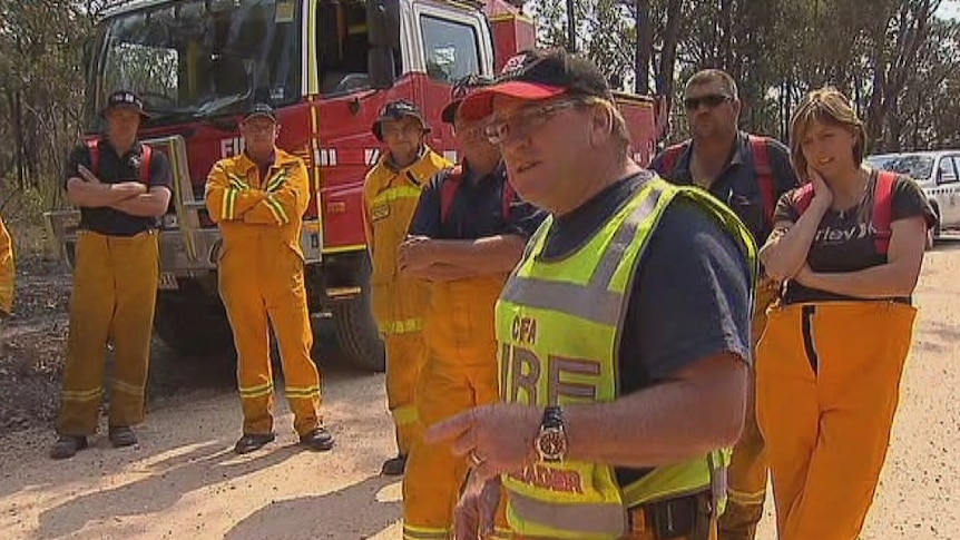 Crews being briefed as they prepare for a strategic back burning operation in Gippsland, to decrease fuel loads.