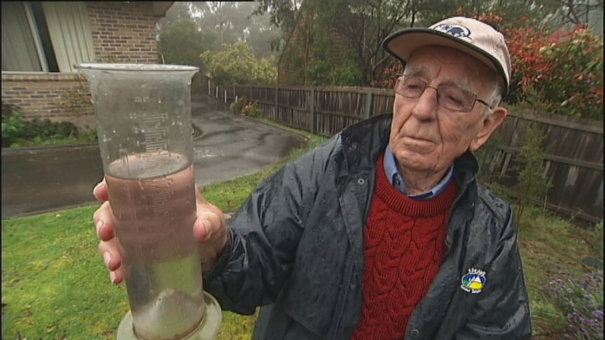 Ralph Spinner honoured by the weather bureau for his voluntary work