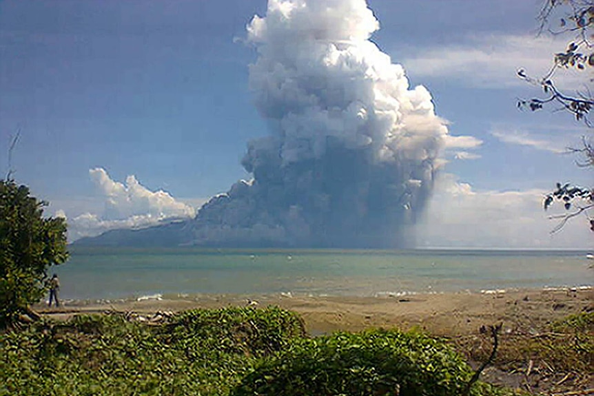 Indonesia's Mount Rokatenda erupts
