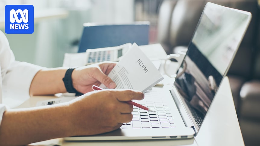 AI in Job Applications: How to Stand Out Without Losing Your Authenticity