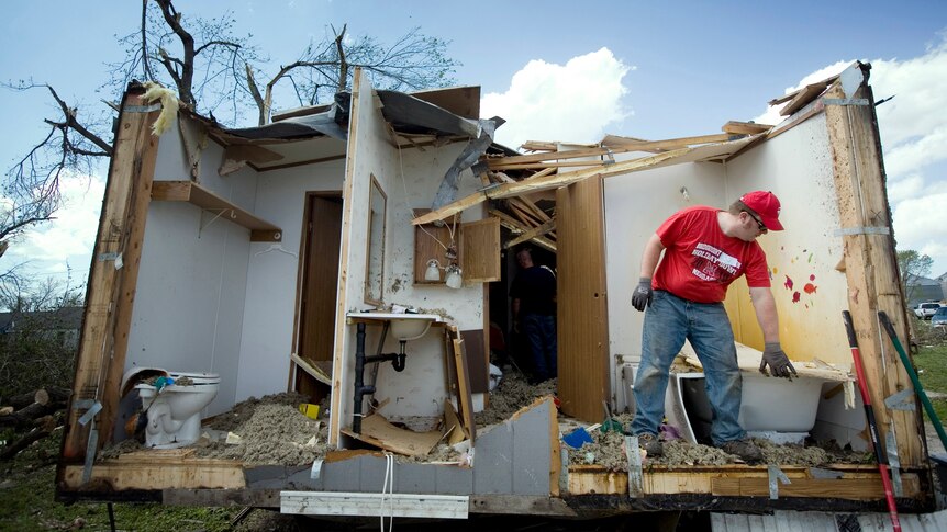 Residents clean up after deadly tornadoes