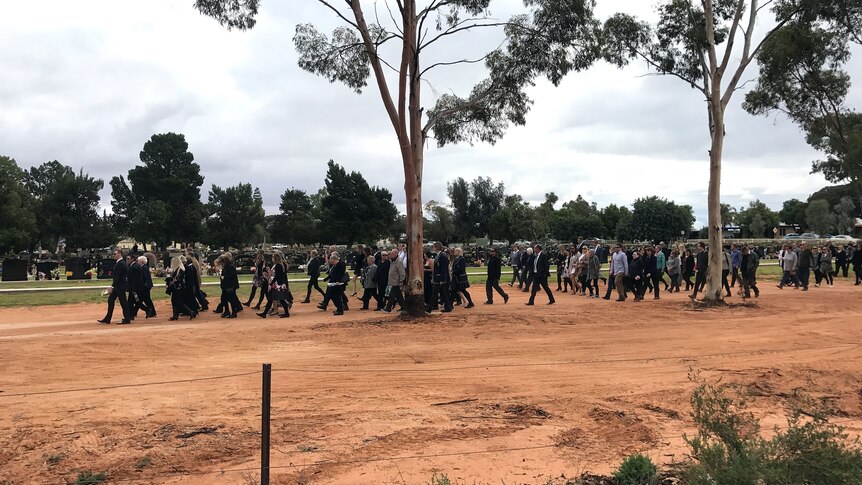 Funeral procession reaches Loxton Cemetery.