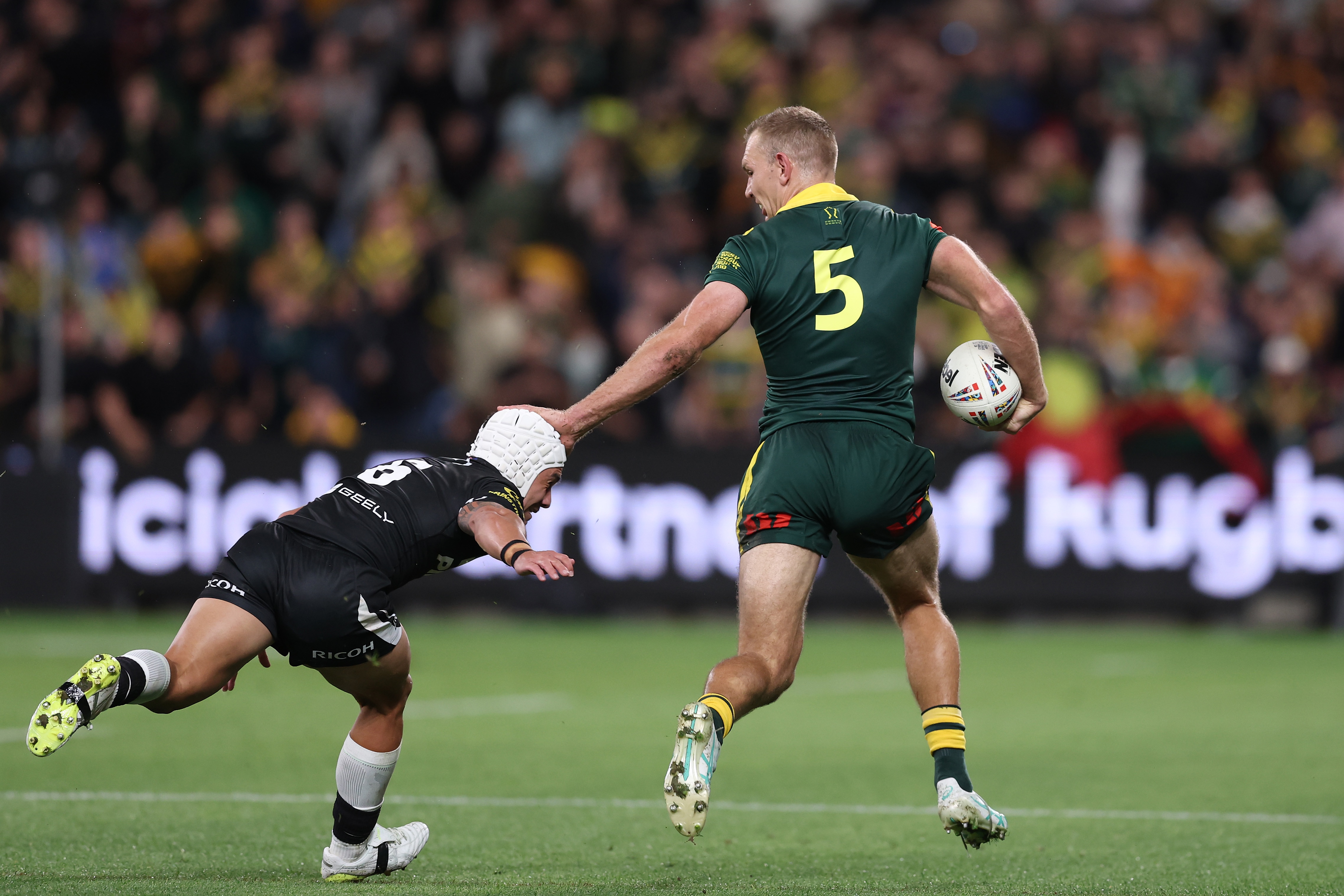 Live: Kangaroos and Kiwis level after two 90-metre intercepts and Staggs sin bin