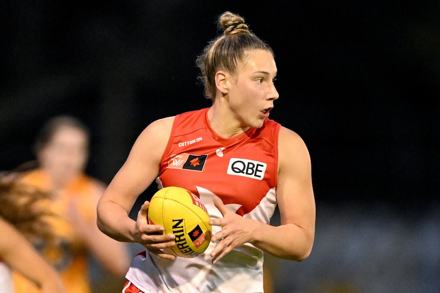 Montana Ham pivots with the ball in hand during a game against the Hawks at Punt Road Oval