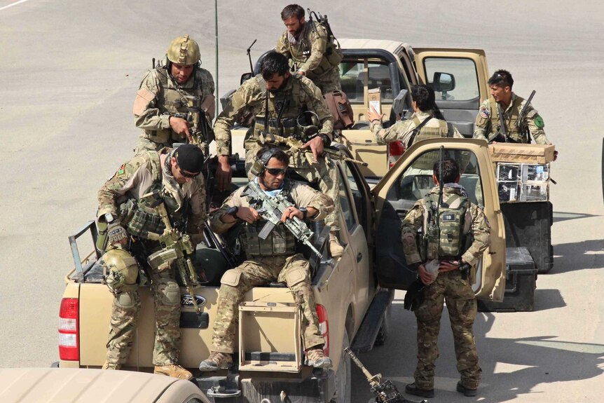 Afghan forces prepare to launch an operation to retake the city of Kunduz