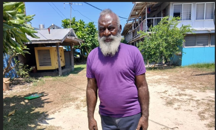Chief Herman Tugan, Chairman blong Rungunahan land owner group blong Buka Town