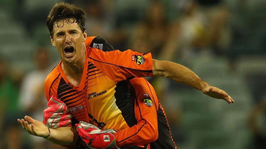 Hogg strikes for the Scorchers