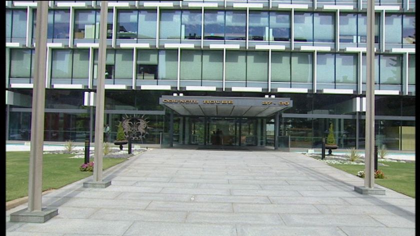 Panel recommends slashing local councils - ABC News