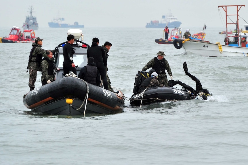 Dive crews search for survivors of South Korea ferry disaster