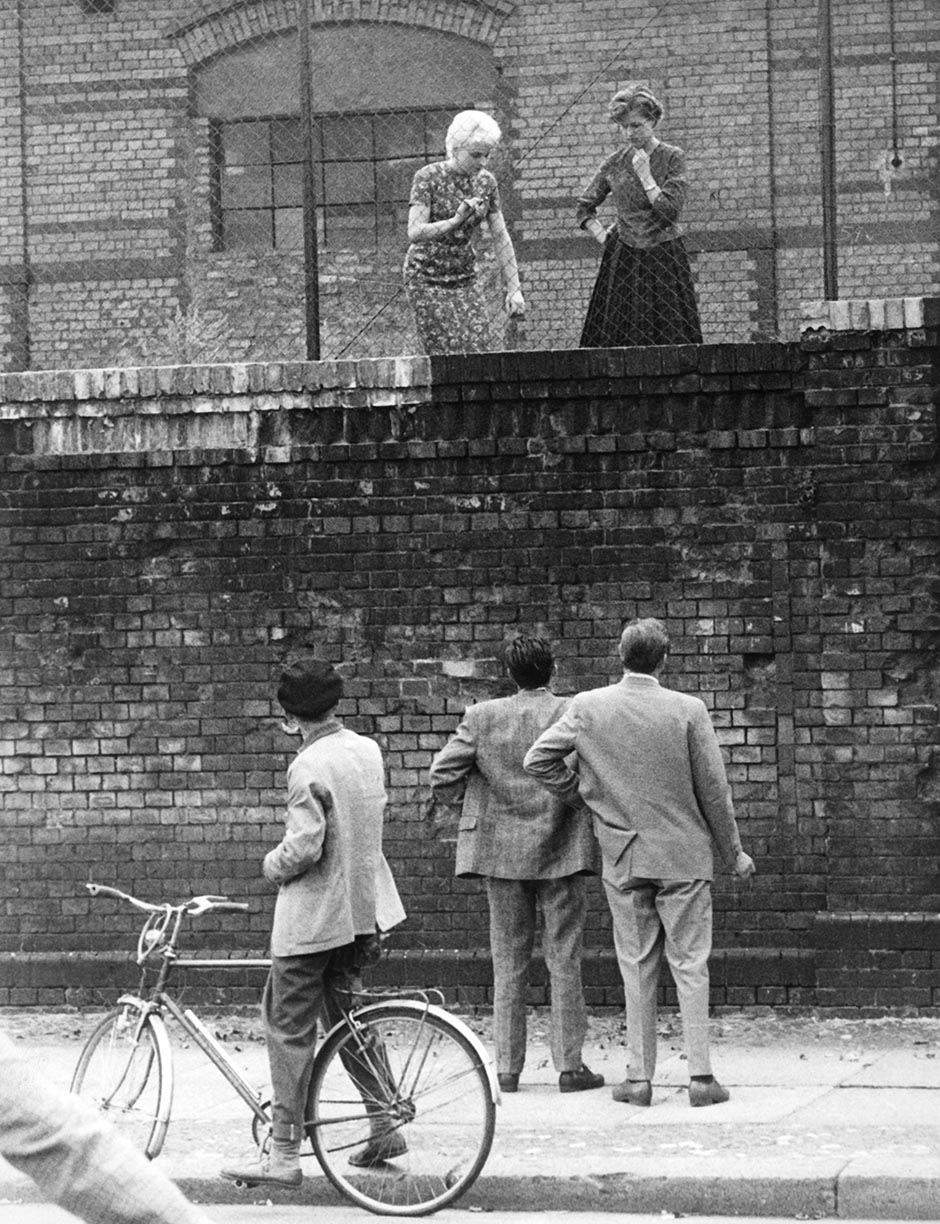 Berlin Wall chat