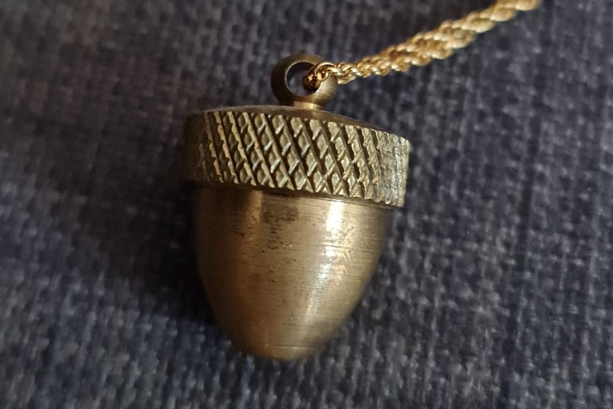 acorn necklace 