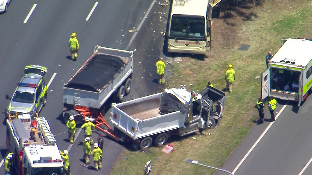 Truck and bus crash on Pacific Motorway