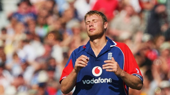 Knee injury ... Andrew Flintoff (File photo)