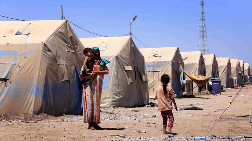 Hundreds of thousands of Iraqis have been displaced due to fighting in the country's north.
