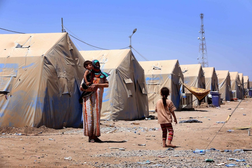 Hundreds of thousands of Iraqis have been displaced due to fighting in the country's north.