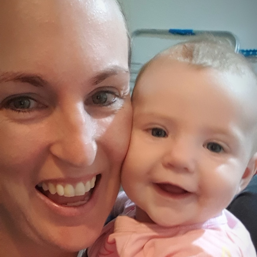 A selfie photo of Lauren and her baby daughter Daisy