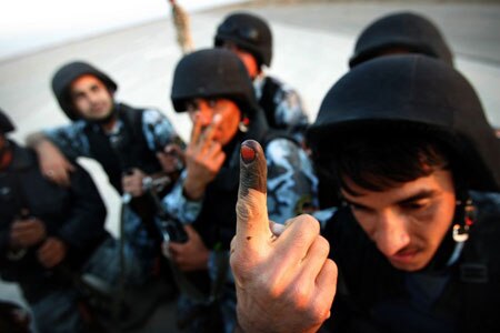 Blast heard as Iraqi vote begins - ABC News