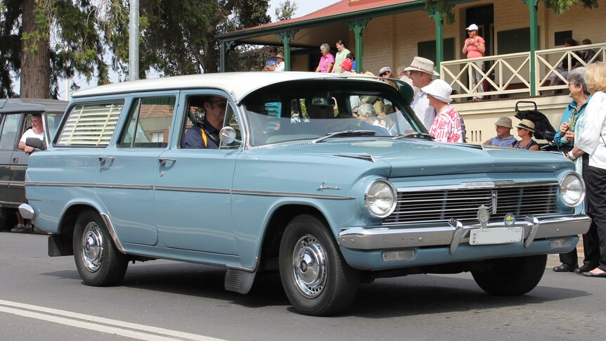 EH Holden in car parade at the 2011 Moruya Jazz Festival