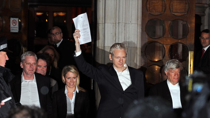 Julian Assange released on bail (AFP: Ben Stansall)