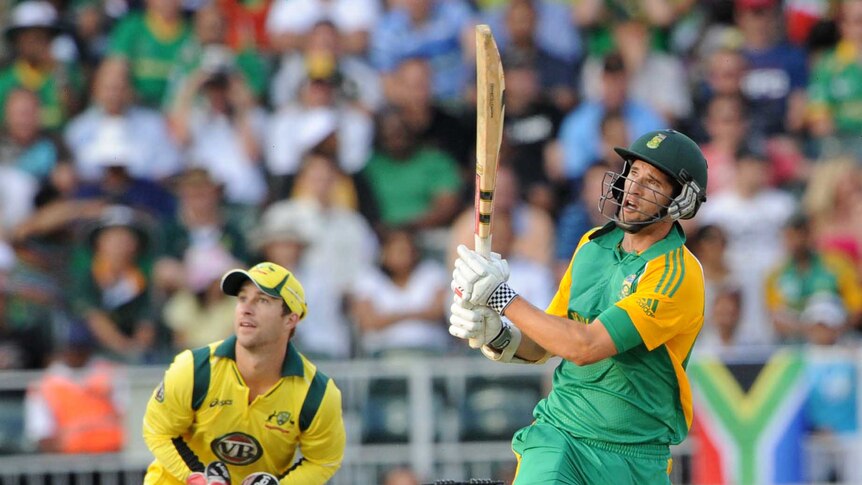 Wayne Parnell watches a shot in t20 against Australia